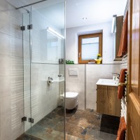 Alpen Appartements Mayrhofen- Bad.jpg